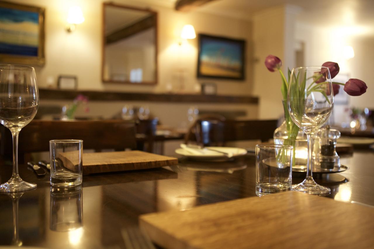 The Coach House Hotel บิช็อปส์คาสเซิล ภายนอก รูปภาพ